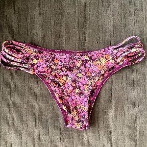 Frankie’s bikini bottoms